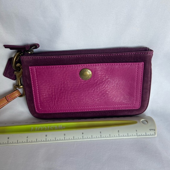 Coach clutch - Picture 2 of 9